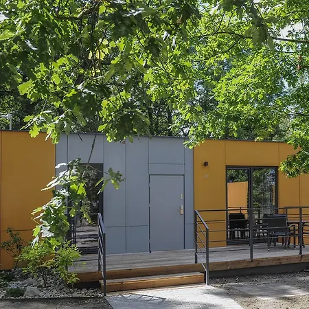 אתר נופש Park45 *