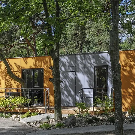 Semesteranläggning (resort) Park45 *